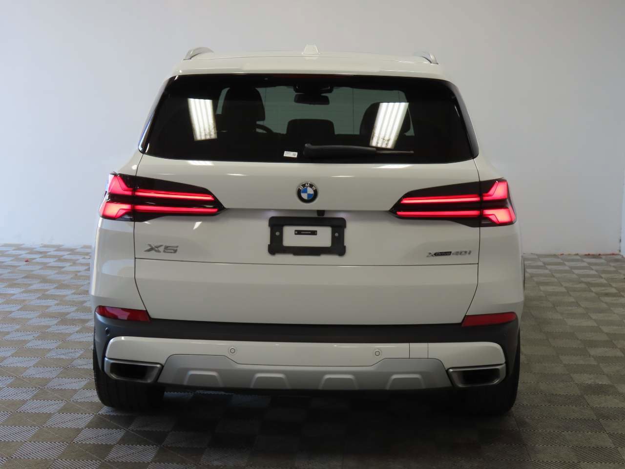 Used 2025 BMW X5 xDrive40i AWD/4WD image 4