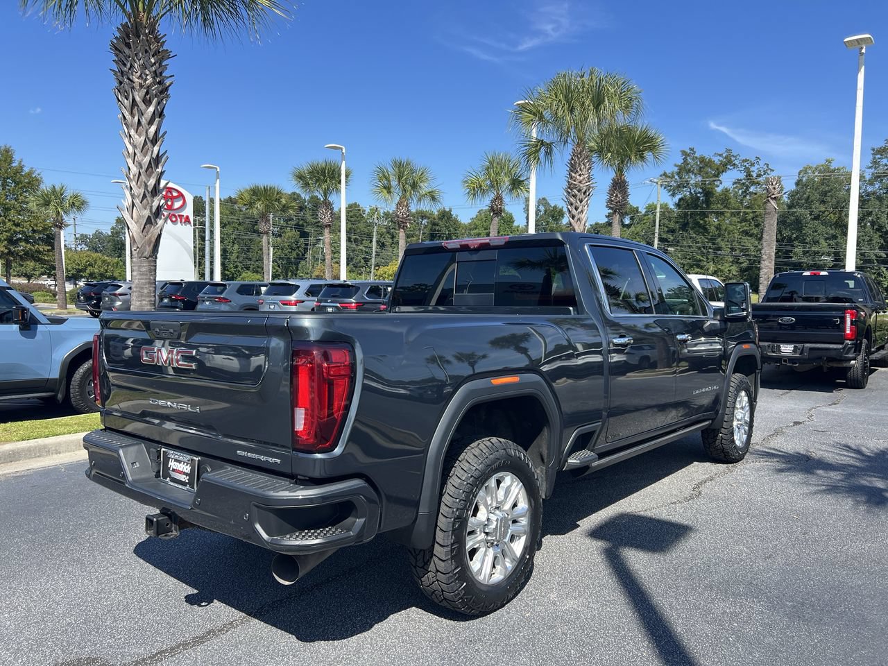 Used 2023 GMC Sierra 2500 Denali w/ Denali Ultimate Package AWD/4WD image 10