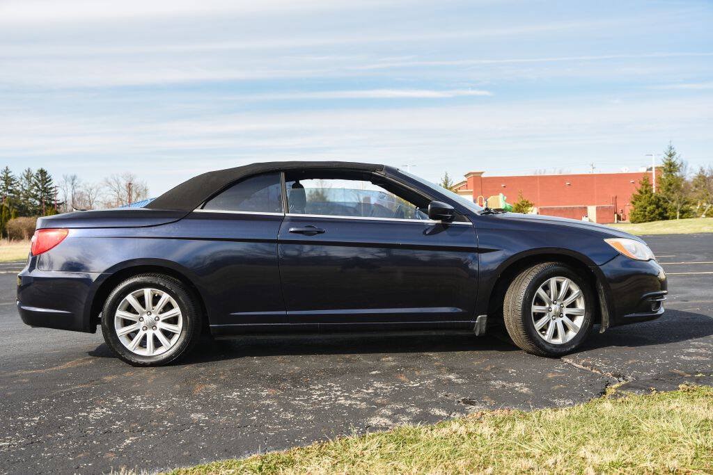 Used 2012 Chrysler 200 Touring FWD image 9