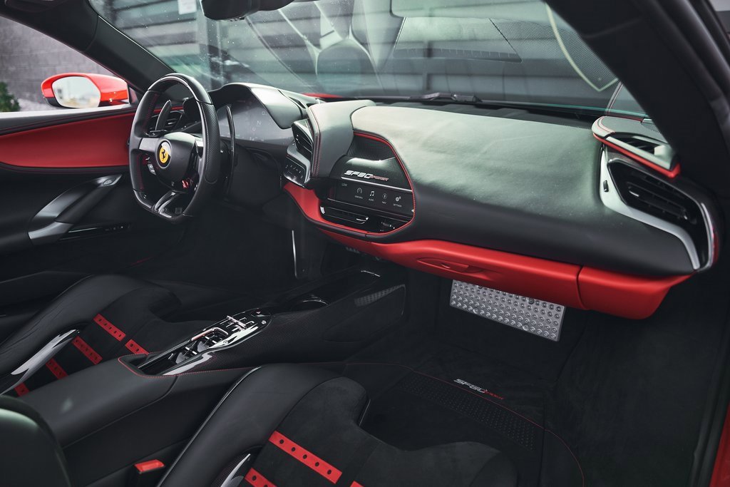 Used 2022 Ferrari SF90 Spider image 46