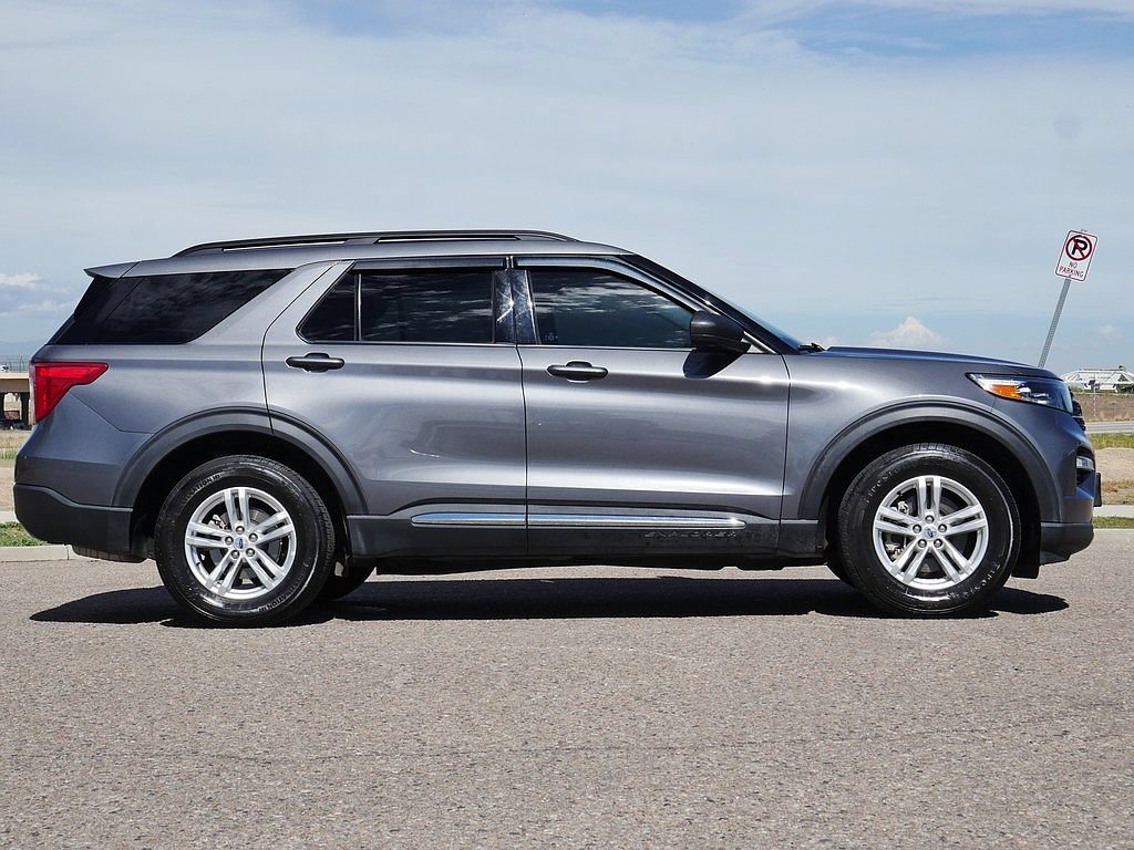 Used 2023 Ford Explorer XLT w/ Equipment Group 202A AWD/4WD image 7