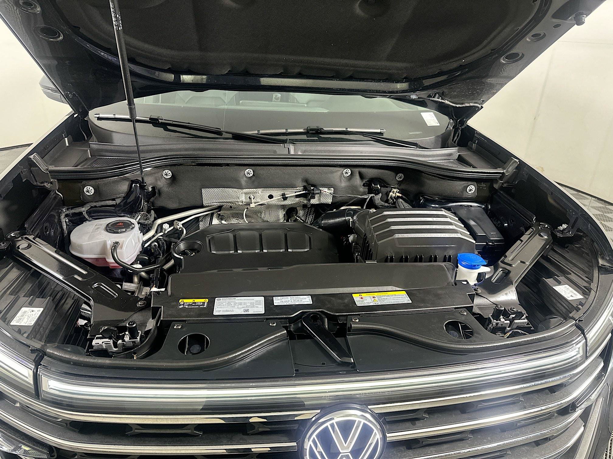 Used 2025 Volkswagen Atlas SE FWD image 33