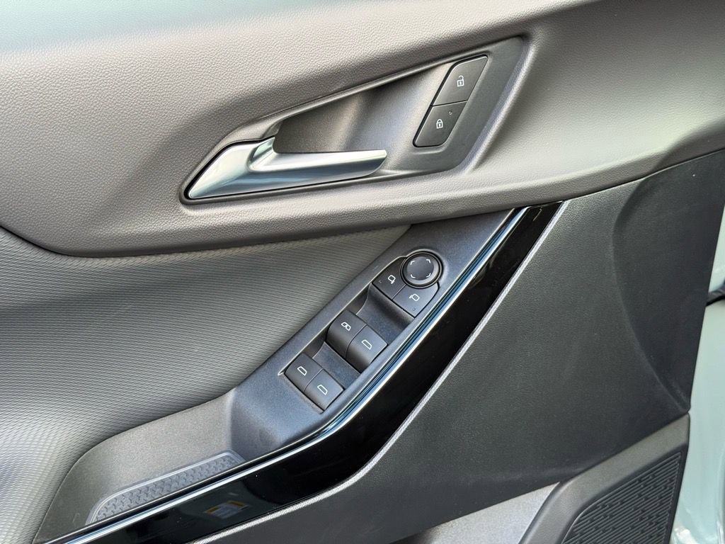 New 2026 Chevrolet Equinox LT image 10