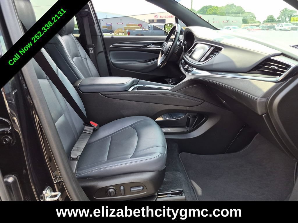 Used 2023 Buick Enclave Essence w/ Sport Touring Edition FWD image 27