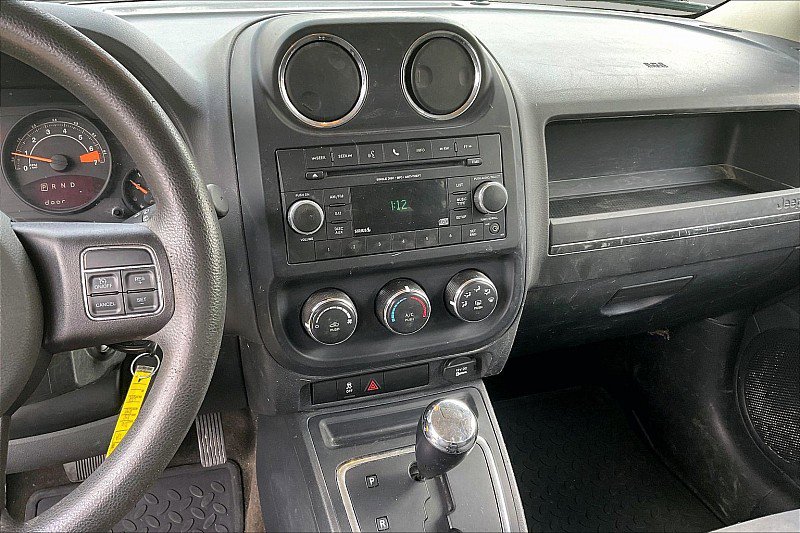 Used 2016 Jeep Patriot Sport w/ Power Value Group AWD/4WD image 9