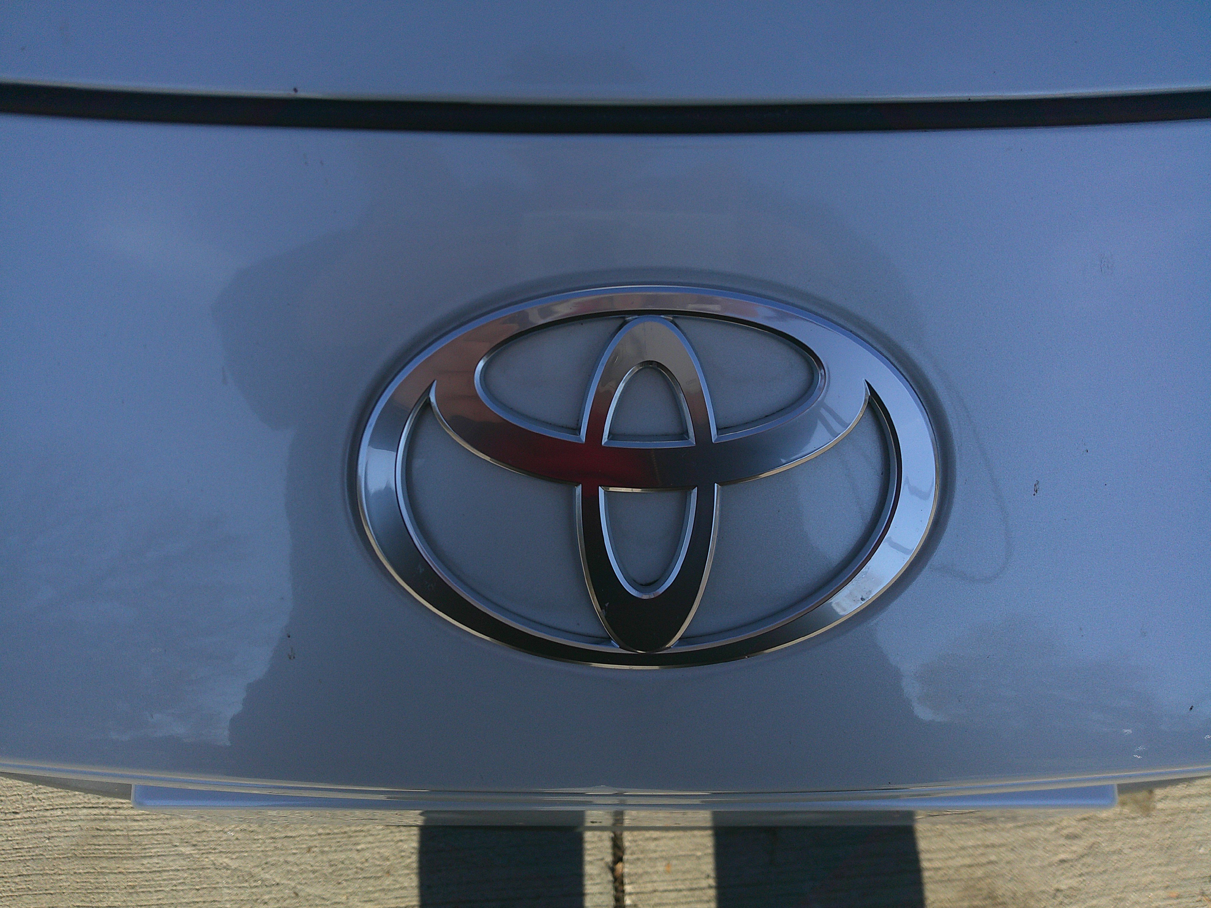 Used 2023 Toyota Prius LE image 3