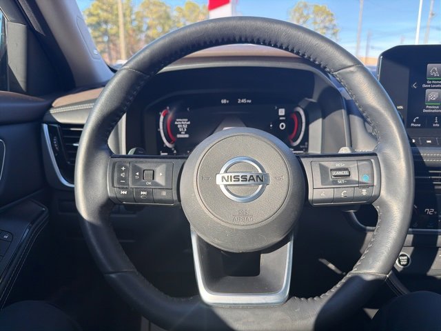 Used 2021 Nissan Rogue Platinum image 17