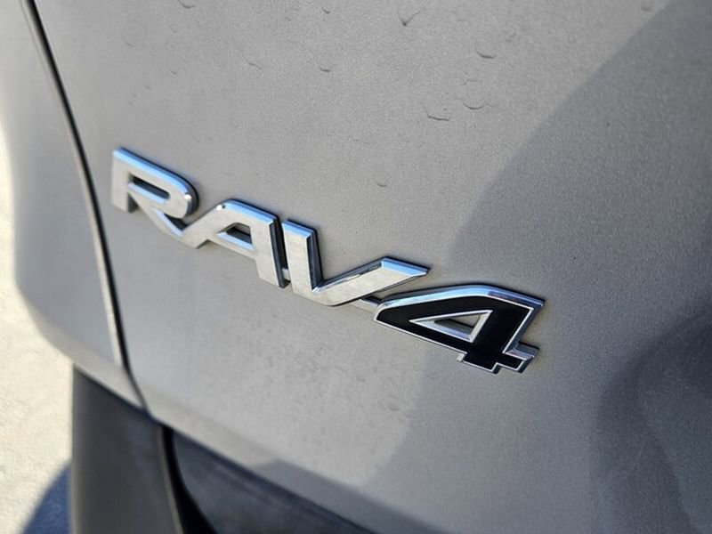 Used 2023 Toyota RAV4 XLE Premium image 13