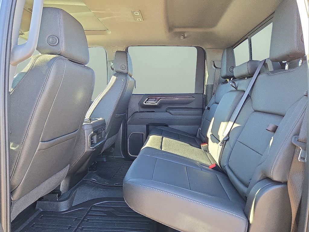 Used 2025 GMC Sierra 2500 SLT w/ SLT Premium Package image 17