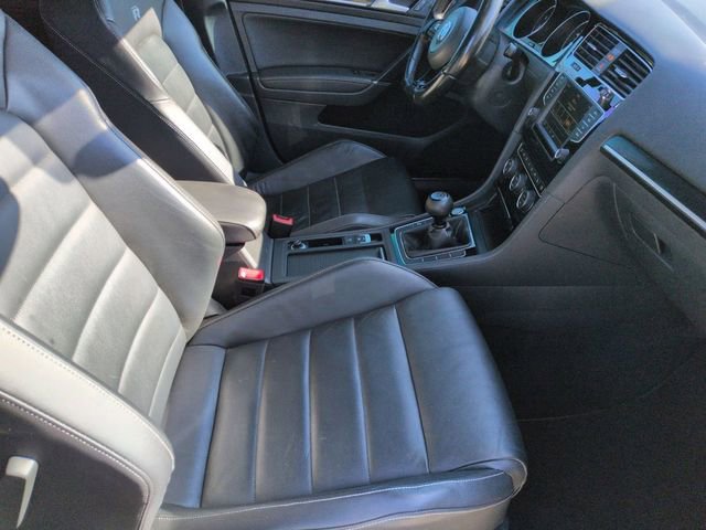 Used 2017 Volkswagen Golf 4-Door image 28