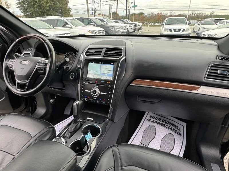 Used 2018 Ford Explorer Platinum image 48