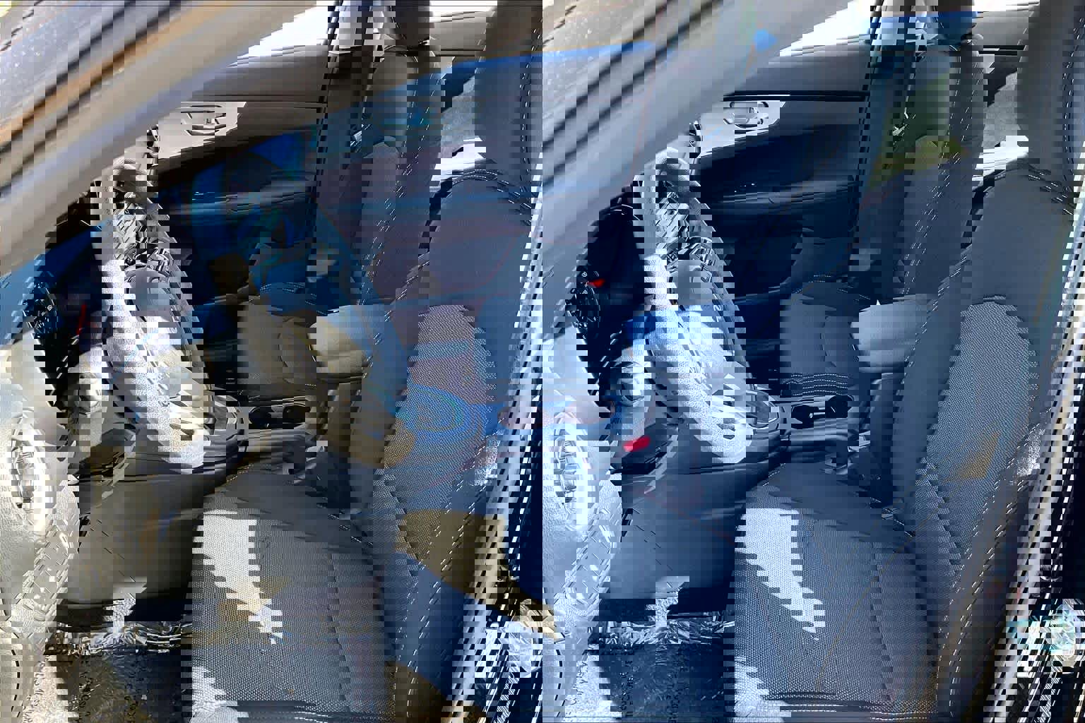 Used 2023 Kia Forte LXS w/ LXS Technology Package image 7