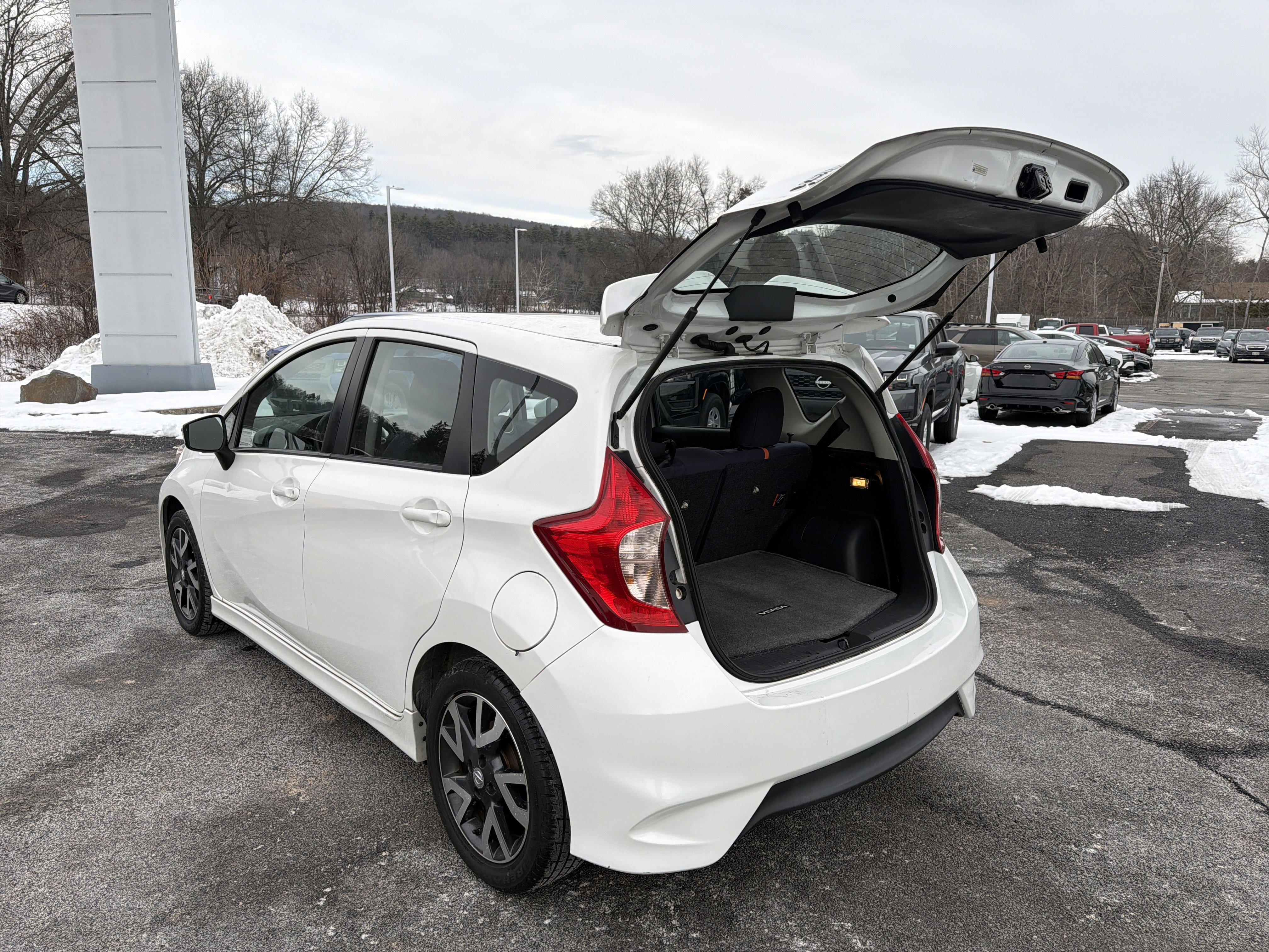 Used 2016 Nissan Versa Note SR image 29