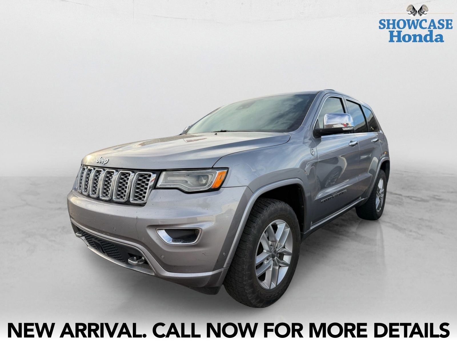 Used 2017 Jeep Grand Cherokee Overland w/ Jeep Active Safety Group AWD/4WD image 2