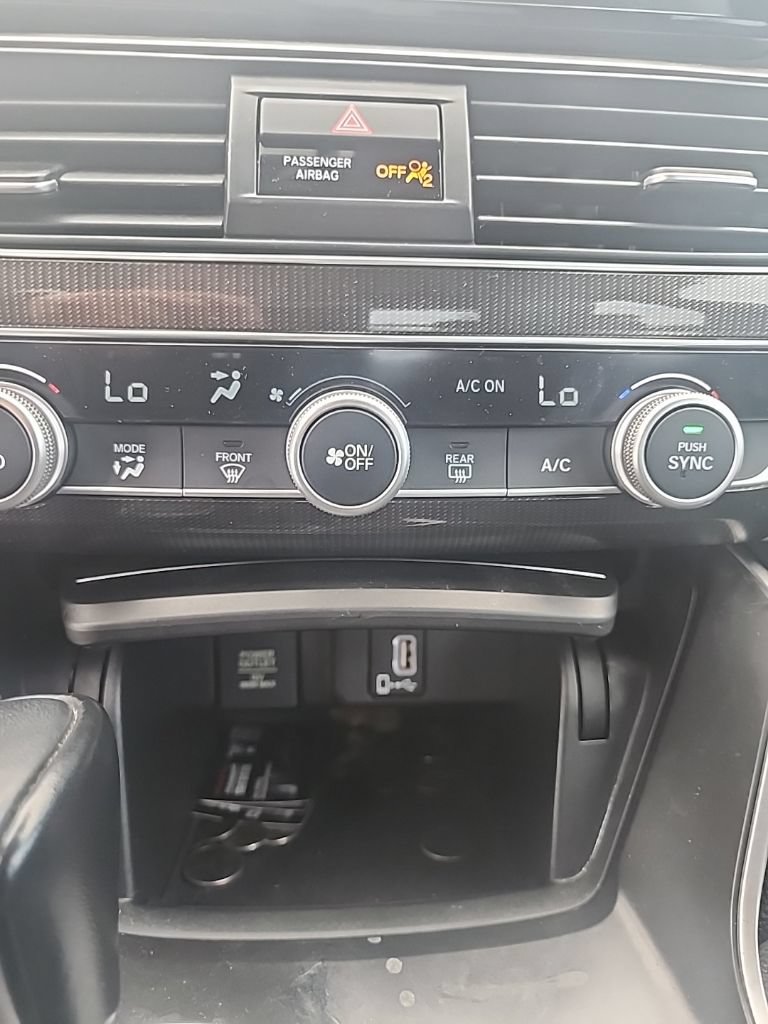 Used 2018 Honda Accord Sport image 9