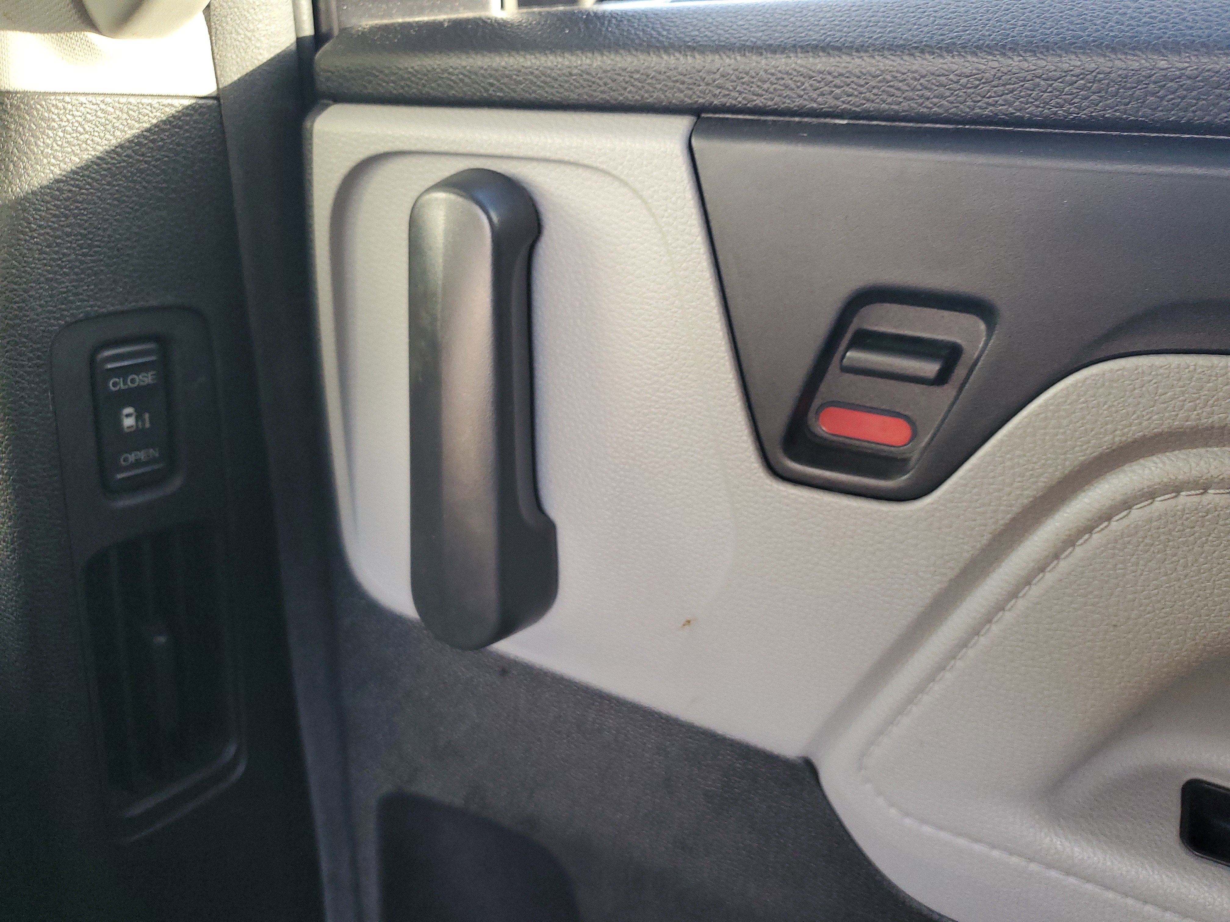 Used 2019 Honda Odyssey EX image 17