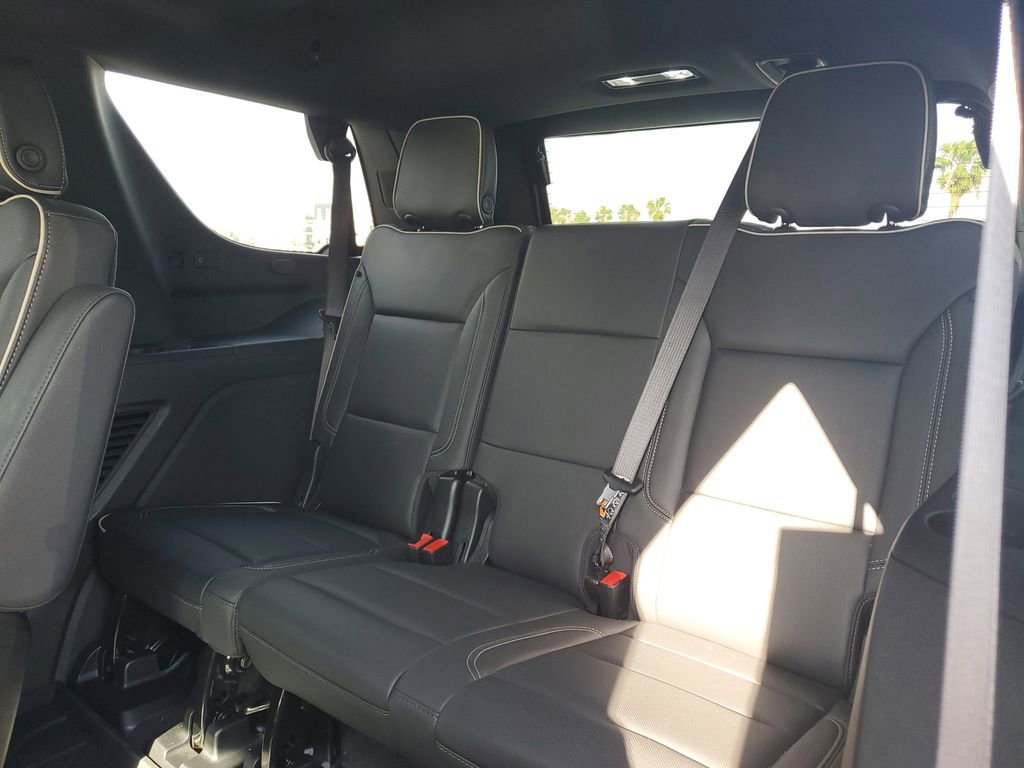 Used 2025 Chevrolet Tahoe Premier RWD image 15