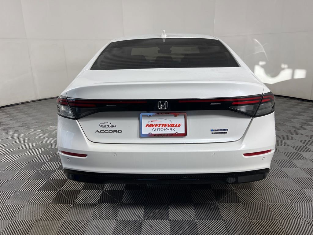Used 2023 Honda Accord Touring image 11