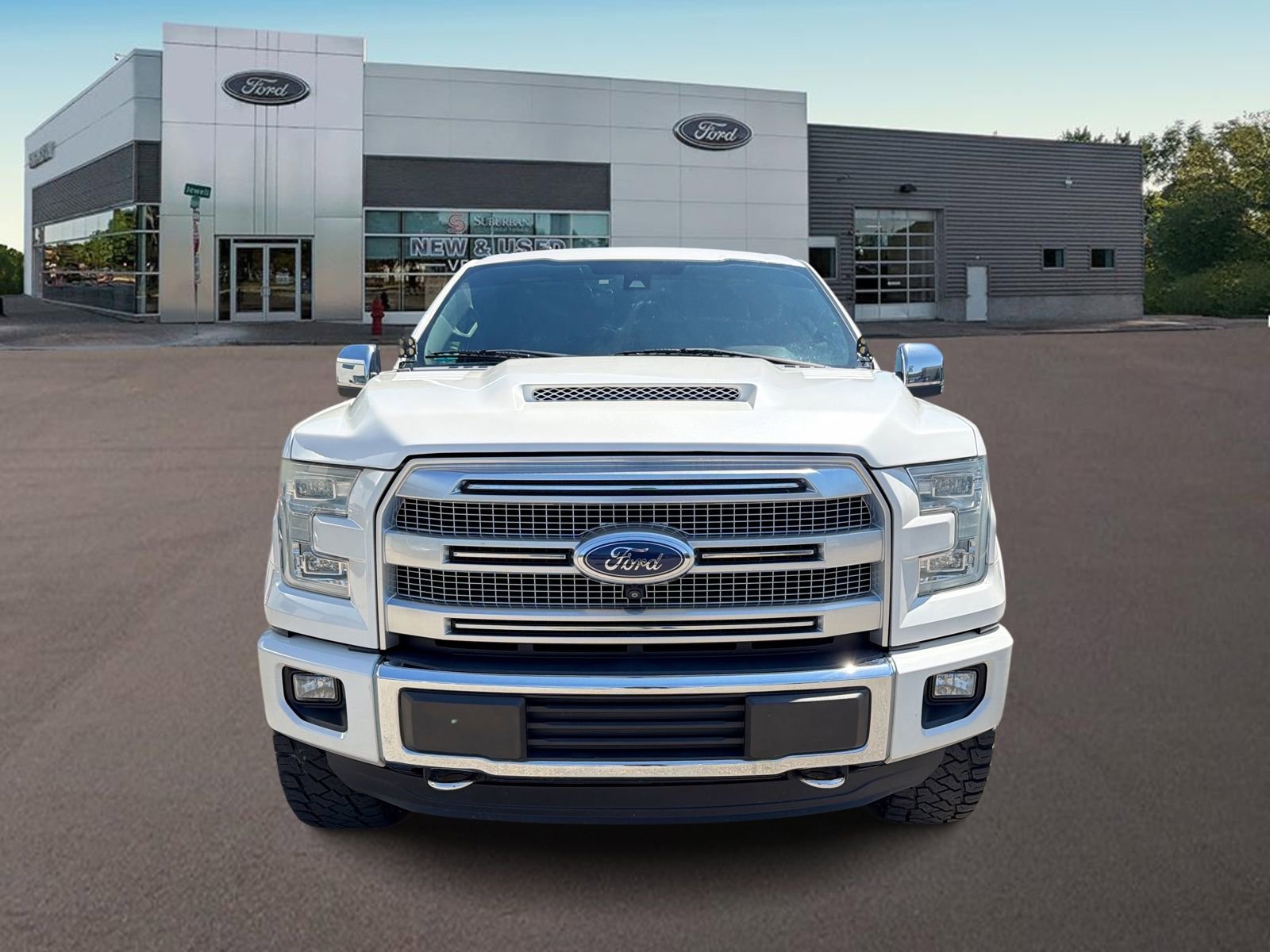Used 2015 Ford F150 Platinum w/ Equipment Group 701A Luxury AWD/4WD image 3