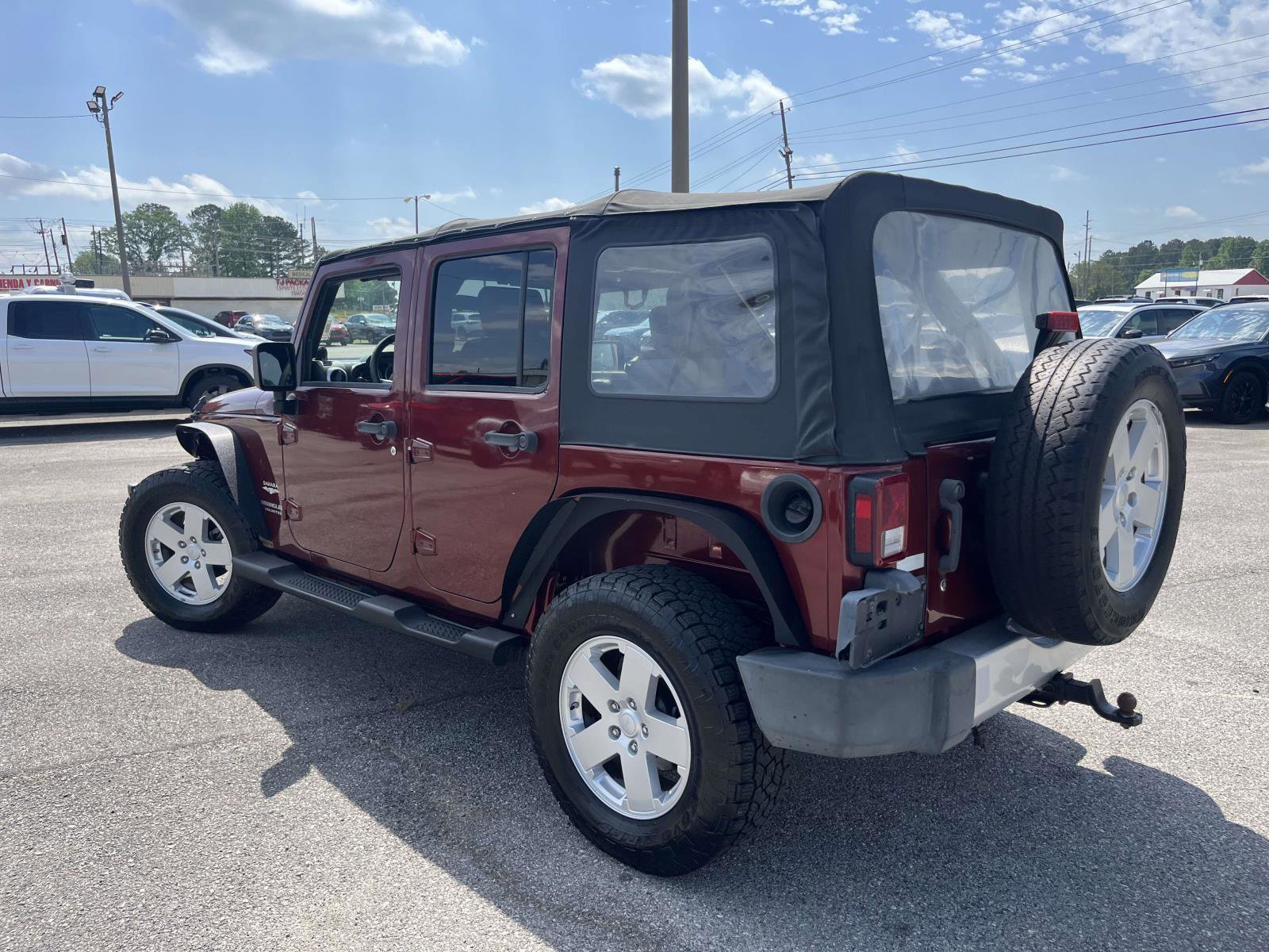 Used 2008 Jeep Wrangler Unlimited Sahara w/ Dual Top Group RWD image 5