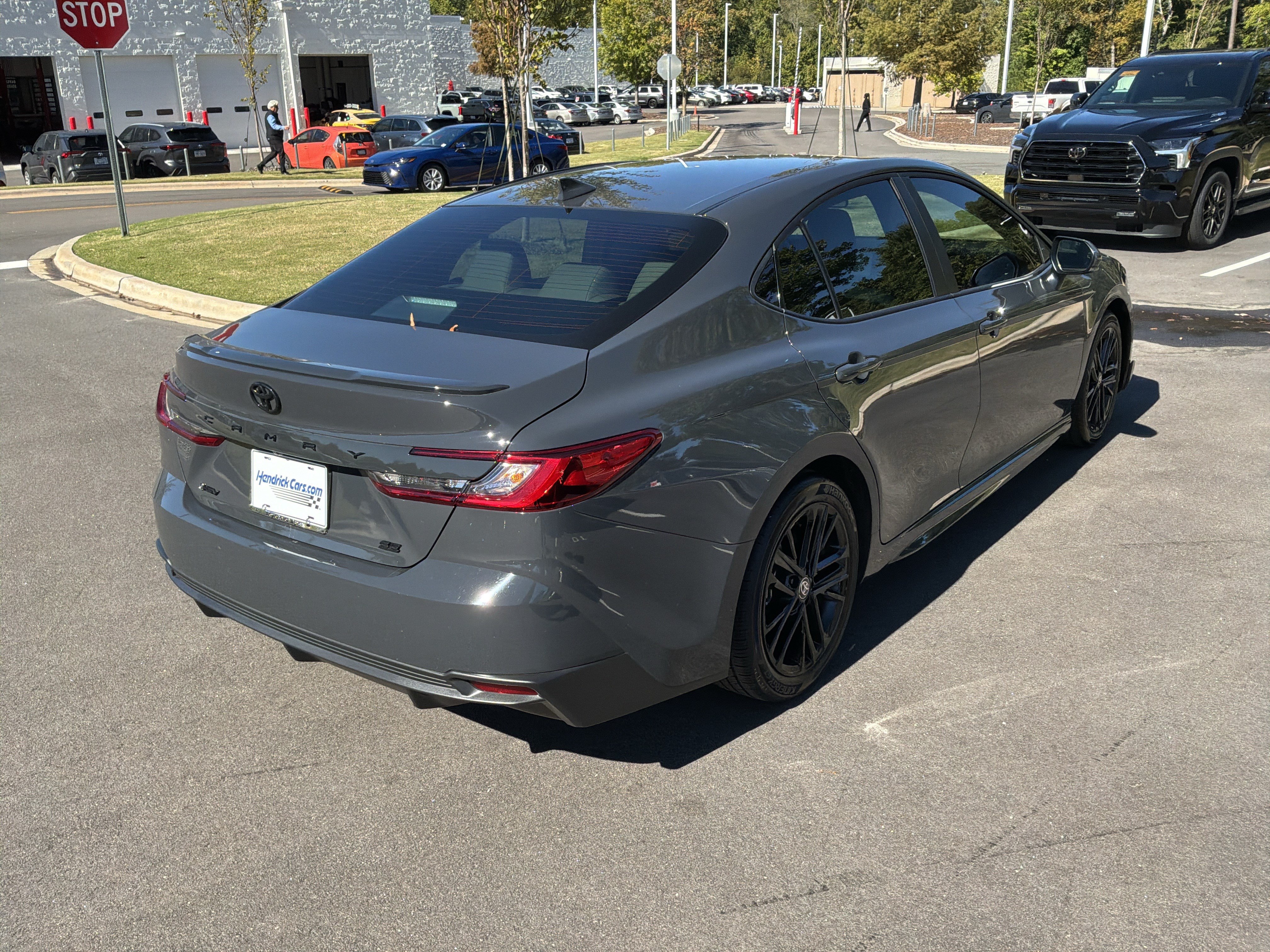 Used 2026 Toyota Camry SE FWD image 10
