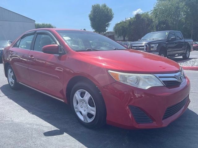 Used 2014 Toyota Camry LE w/ Protection Package FWD image 2