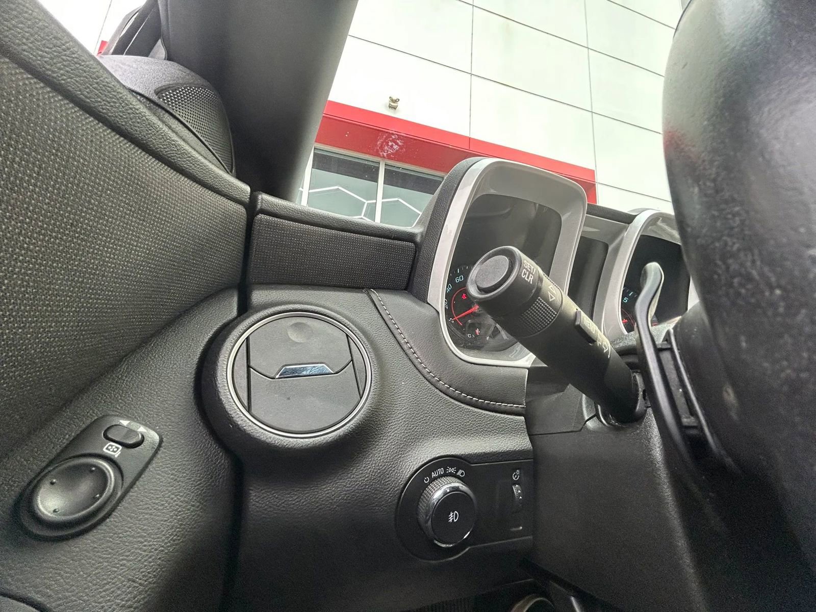 Used 2015 Chevrolet Camaro LT RWD image 18