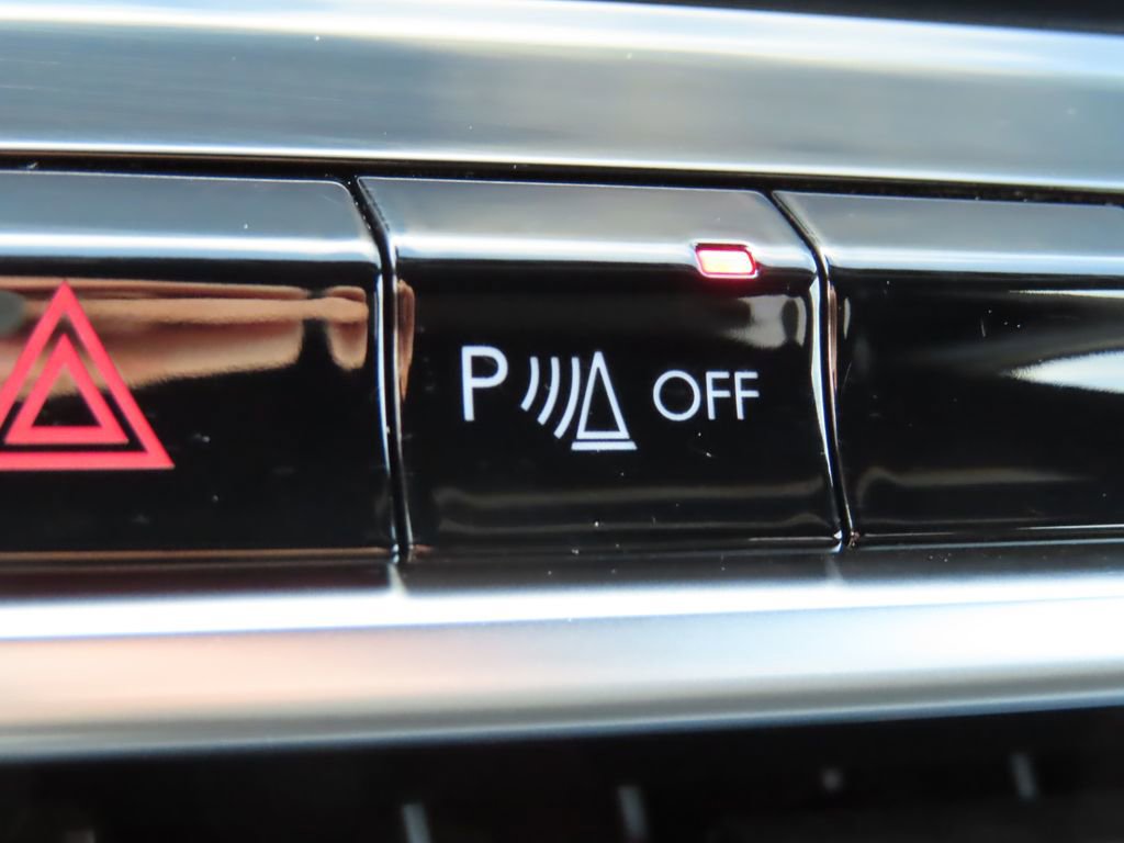 Certified 2023 Jeep Compass Limited AWD/4WD image 11