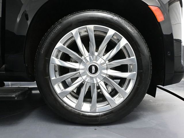 Used 2022 Cadillac Escalade Premium Luxury w/ Touring Package image 18