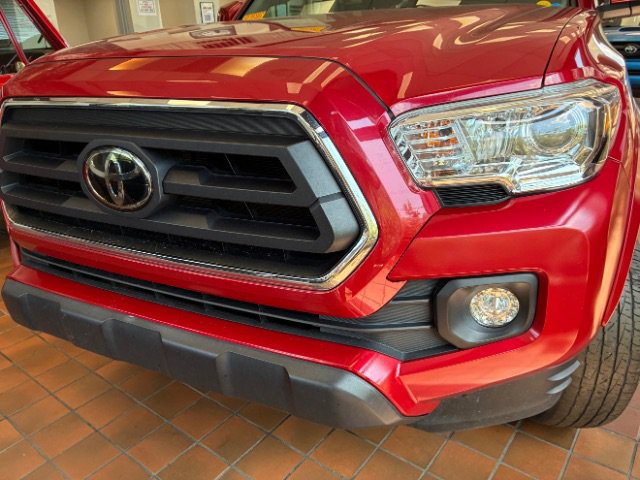 Used 2022 Toyota Tacoma SR5 w/ Technology Package RWD image 9