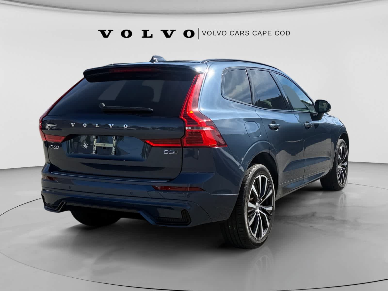 Used 2024 Volvo XC60 B5 Plus w/ Climate Package AWD/4WD image 7