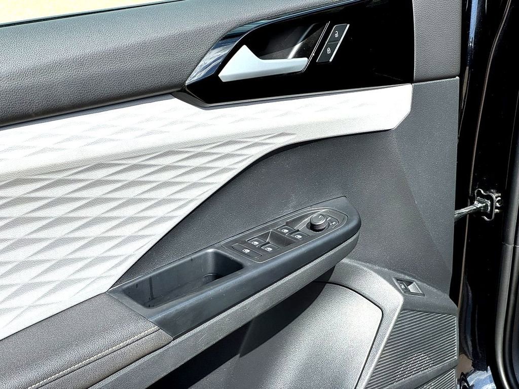 Used 2024 Volkswagen Taos S image 12