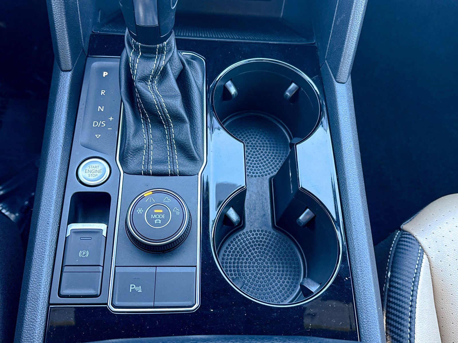 Used 2021 Volkswagen Atlas Cross Sport SEL image 33