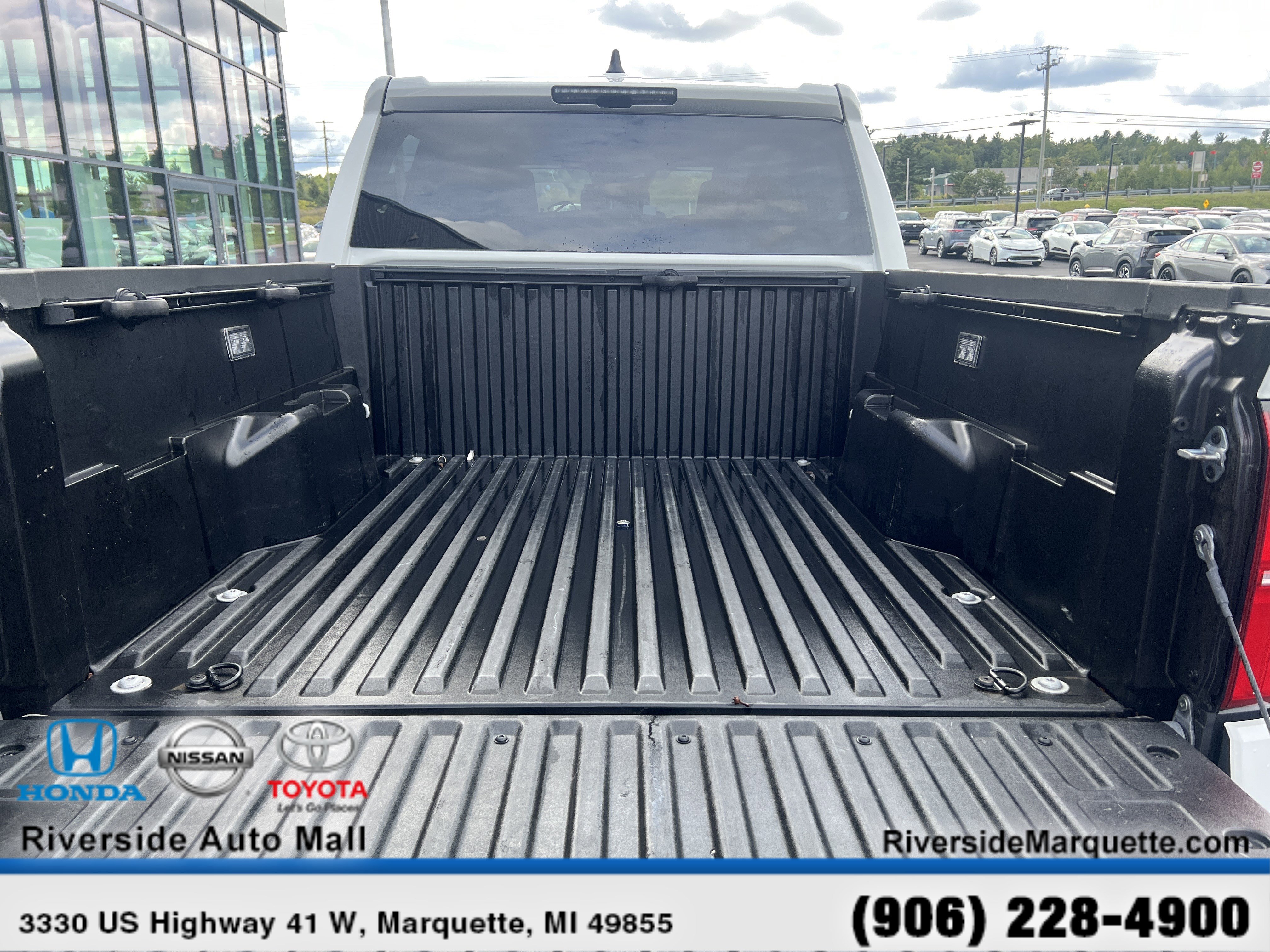 Used 2024 Toyota Tacoma TRD Off-Road image 8