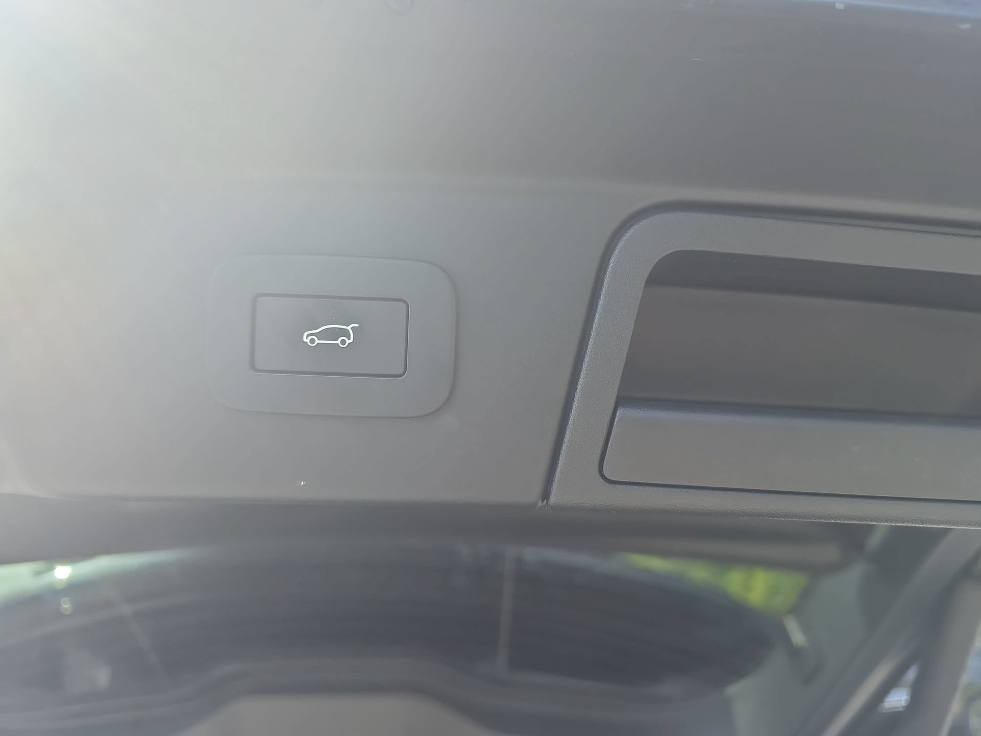 Used 2025 Land Rover Range Rover Velar Dynamic SE AWD/4WD image 13