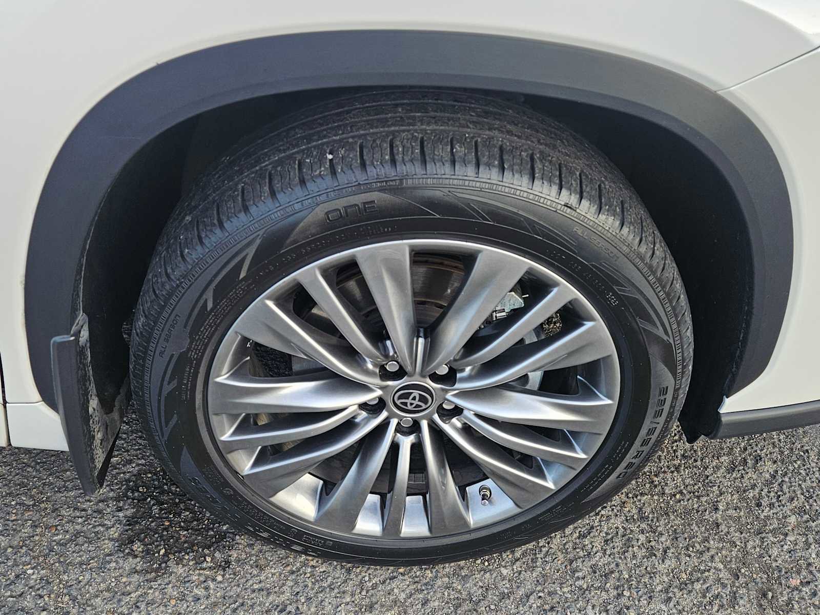 Used 2021 Toyota Highlander Platinum image 9