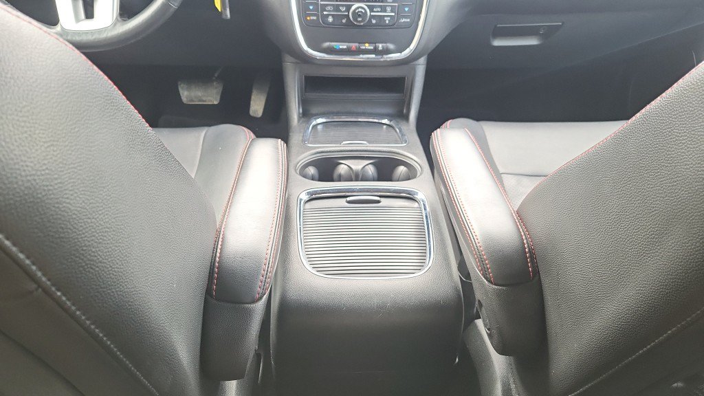Used 2018 Dodge Grand Caravan GT FWD image 26