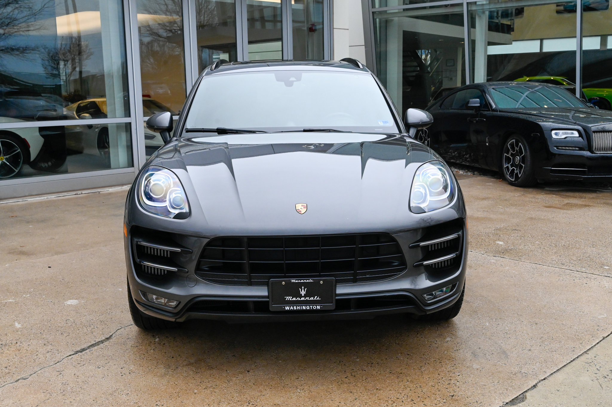 Used 2018 Porsche Macan Turbo image 2