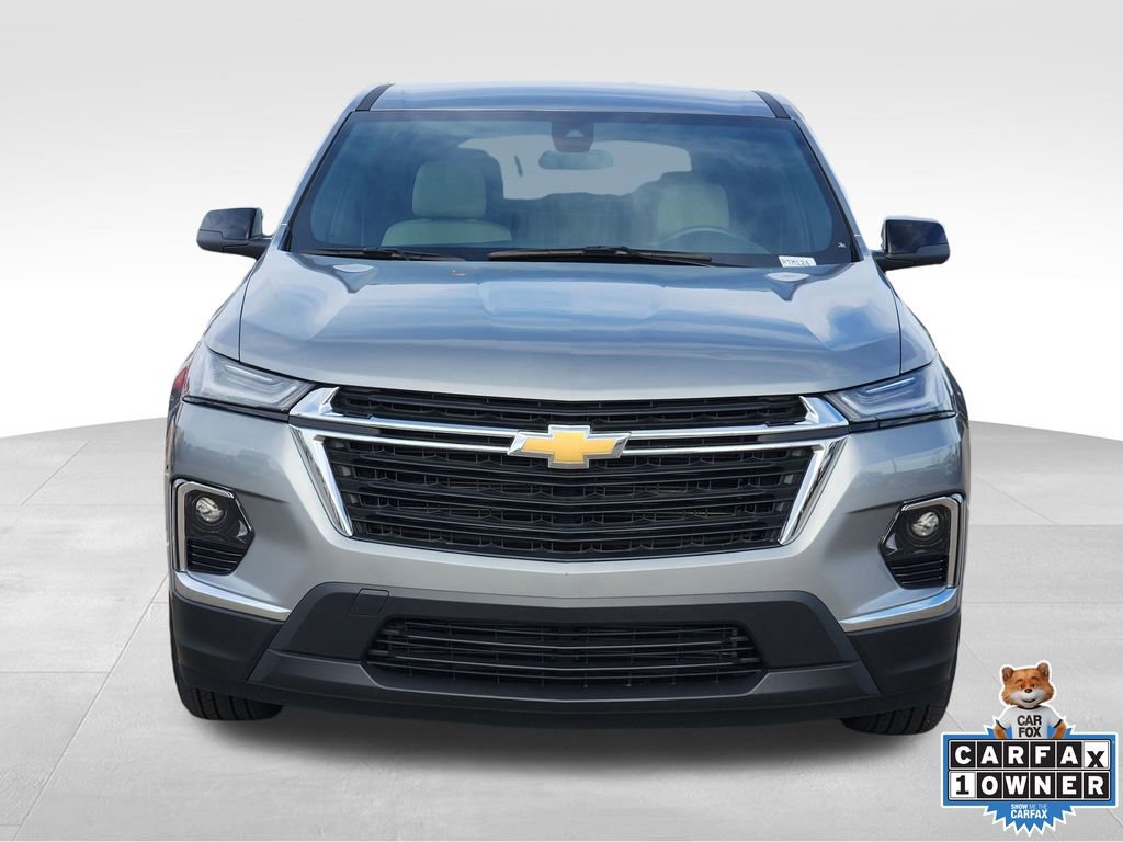 Used 2023 Chevrolet Traverse LS image 2