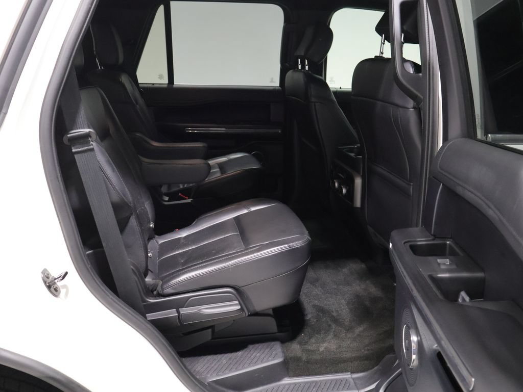 Used 2020 Ford Expedition XLT w/ Equipment Group 202A AWD/4WD image 26