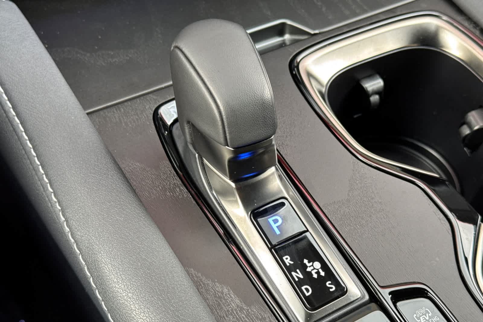 Certified 2025 Lexus RX 450h AWD w/ Luxury Package image 24