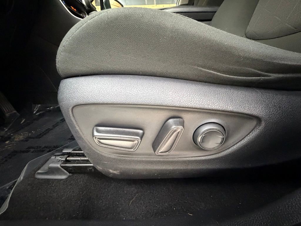 Used 2022 Toyota RAV4 XLE image 24