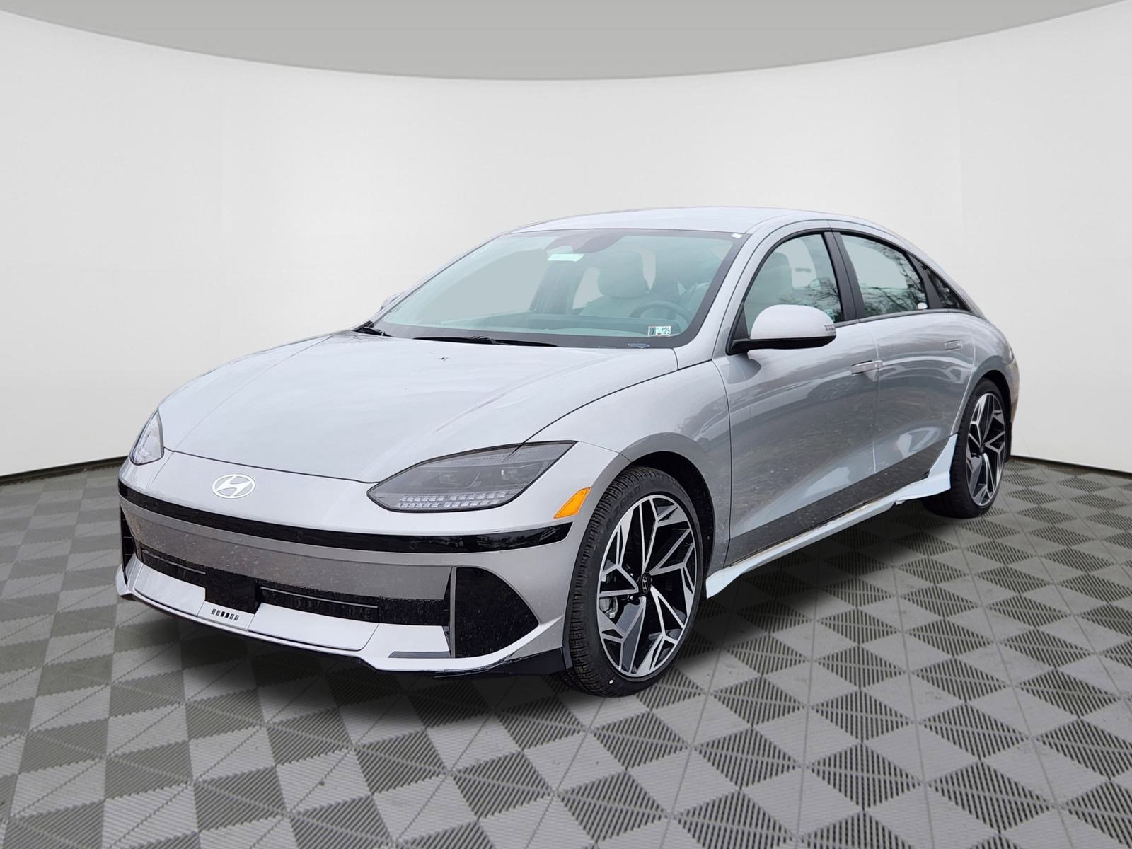 Used 2024 Hyundai Ioniq 6 SEL image 2