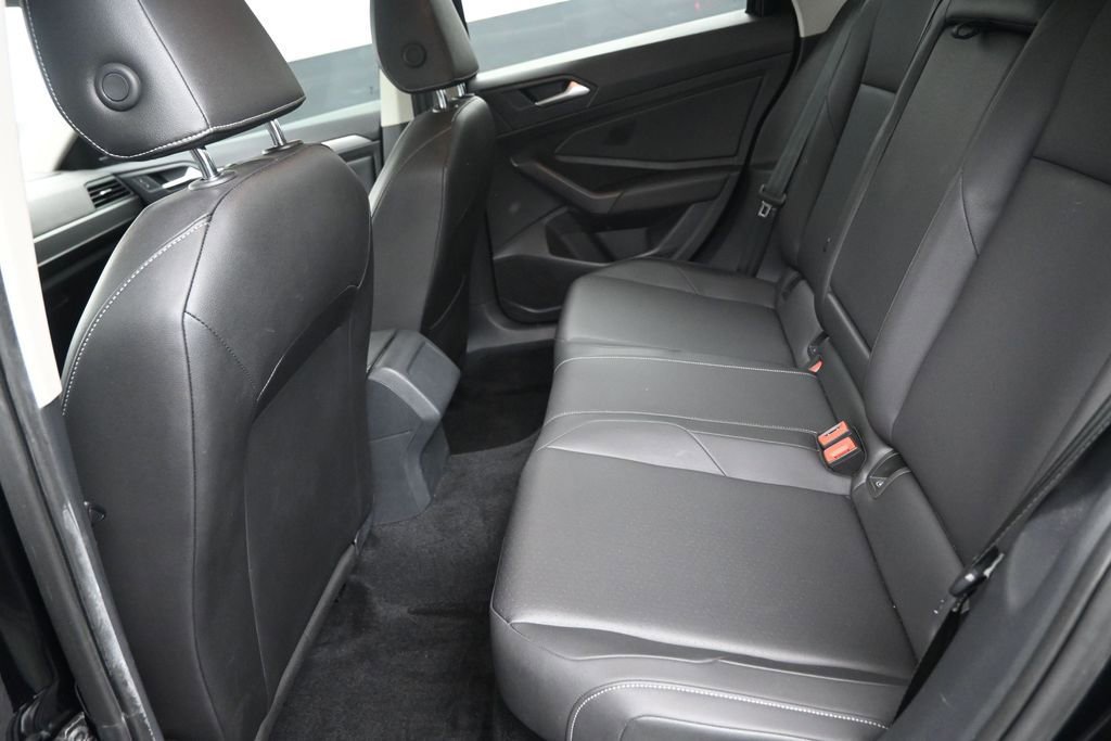 Used 2020 Volkswagen Jetta SE FWD image 14