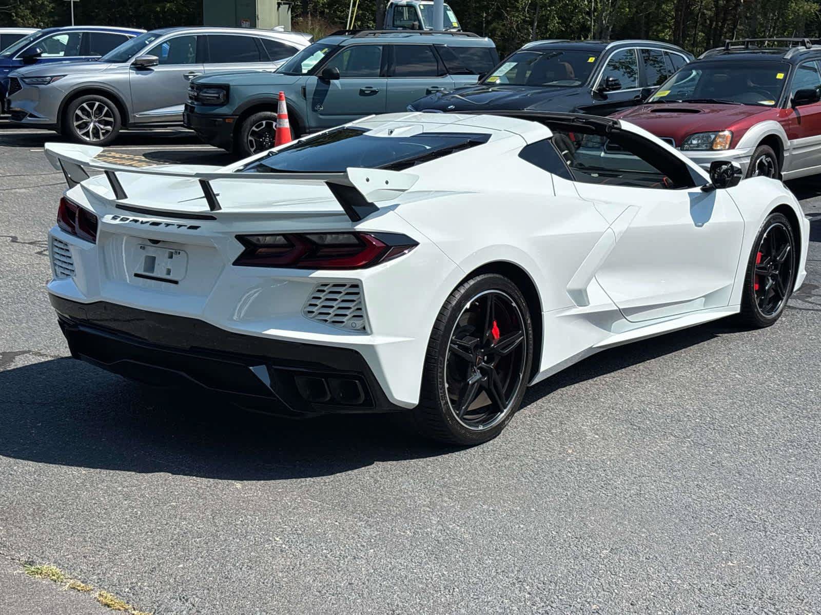Used 2023 Chevrolet Corvette Stingray Premium Cpe w/ Z51 Performance Package RWD image 3
