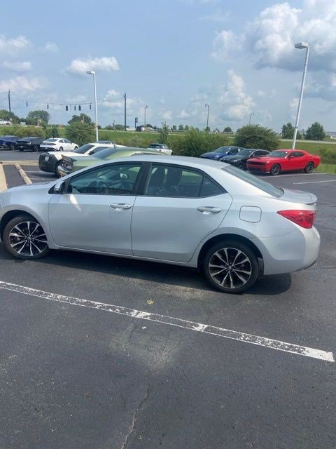 Used 2018 Toyota Corolla SE w/ Carpet Mat Package (TMS) FWD image 8