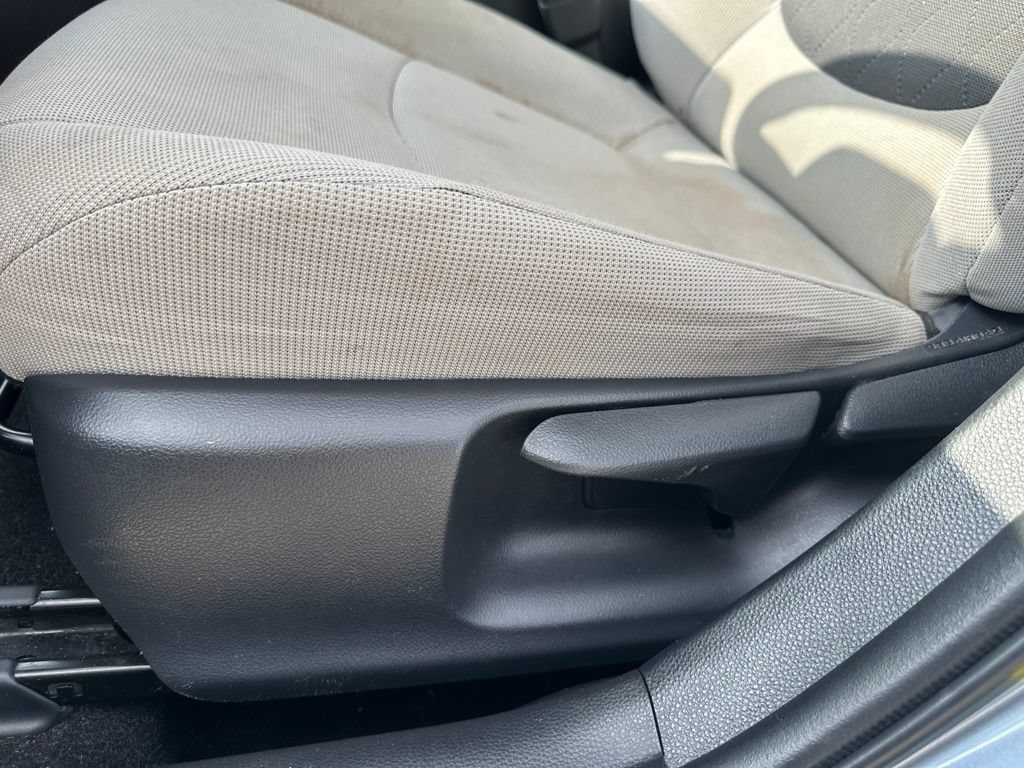 Used 2020 Toyota Corolla LE FWD image 16