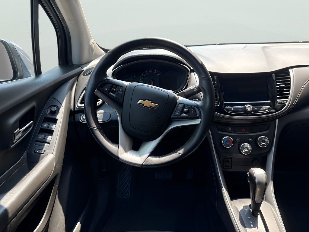 Used 2019 Chevrolet Trax LT w/ LT Convenience Package AWD/4WD image 21