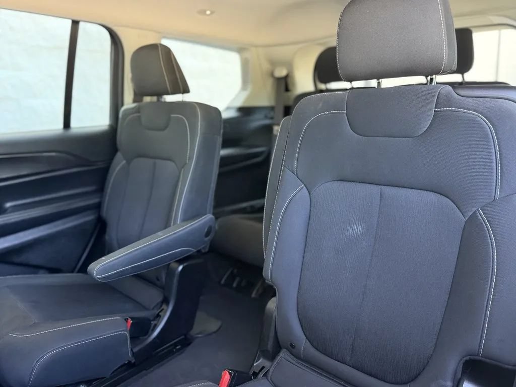 Used 2022 Jeep Grand Cherokee L Laredo w/ Luxury Tech Group I RWD image 15