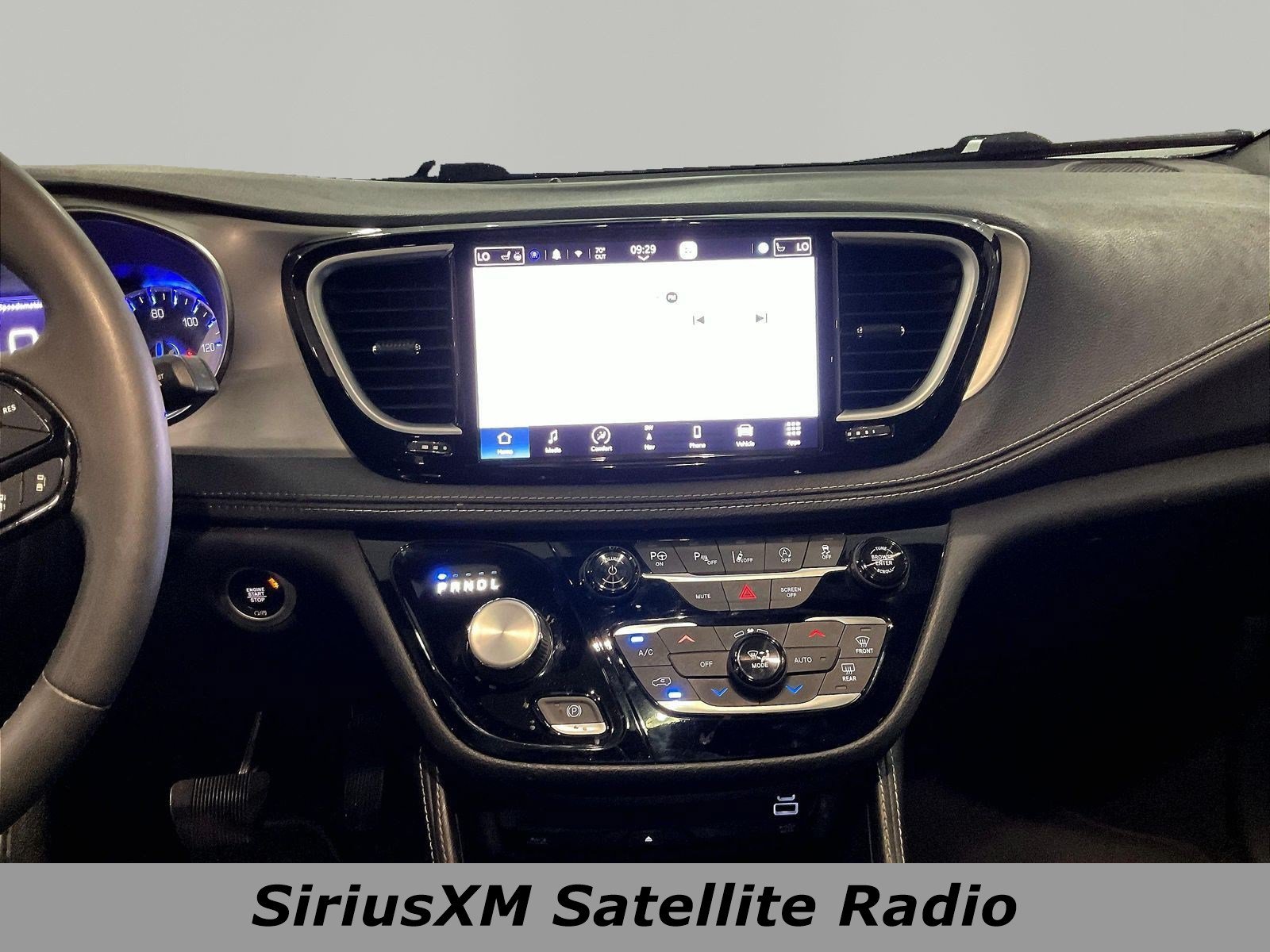 Used 2022 Chrysler Pacifica Limited w/ Uconnect Theater Family Group AWD/4WD image 9